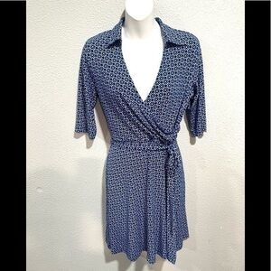 ENFOCUS STUDIO Geo print blue wrap dress size 6